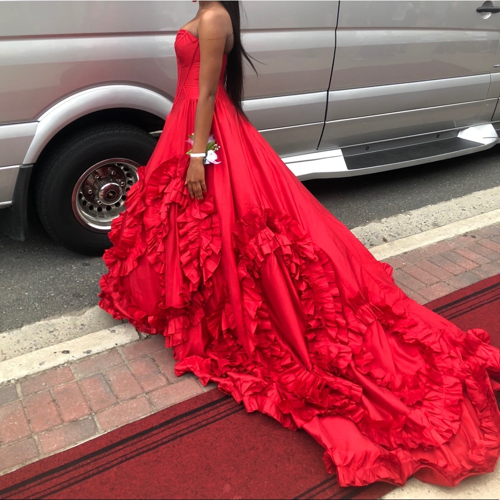 Sherri Hill Red gown - prom dress - Picture 5 of 5